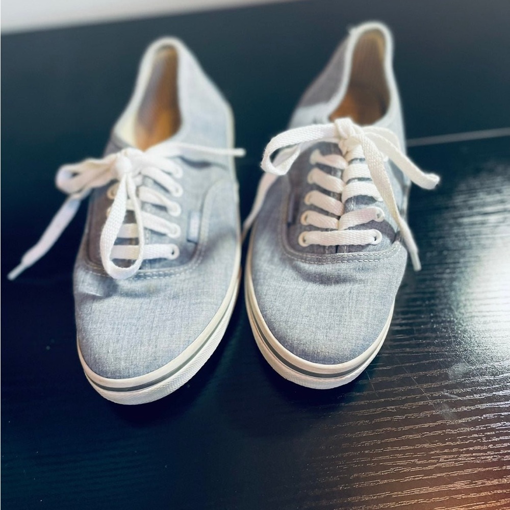 Vans - Picture 6 of 9